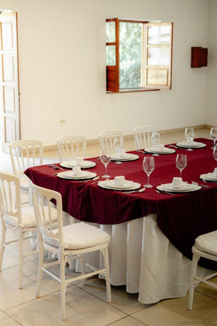 Best Western Plus Posada De Don Vasco Pátzcuaro Dış mekan fotoğraf A table set for a meal