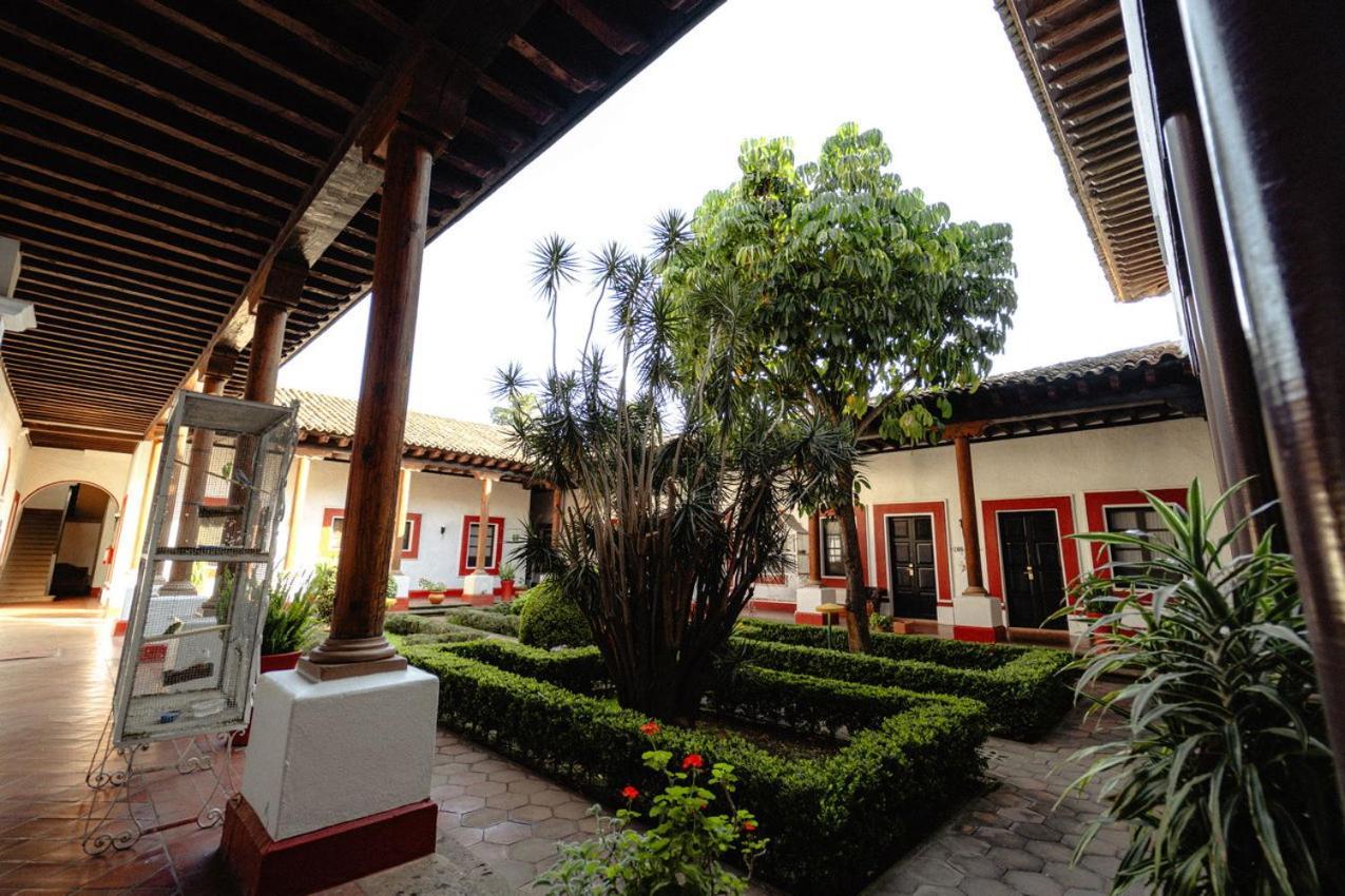 Best Western Plus Posada De Don Vasco Pátzcuaro Dış mekan fotoğraf Central patio of the house