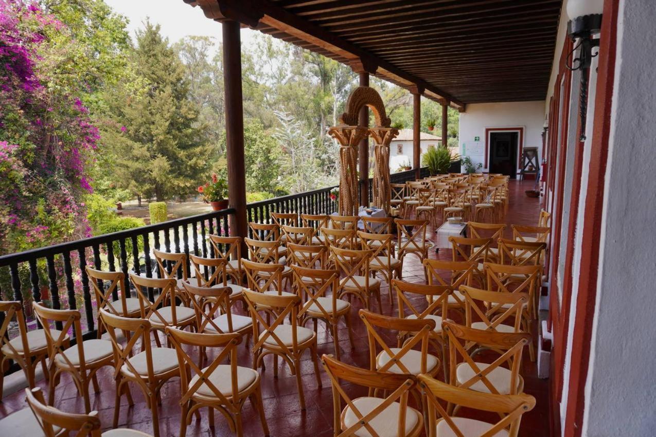 Best Western Plus Posada De Don Vasco Pátzcuaro Dış mekan fotoğraf The patio of the Hacienda San José