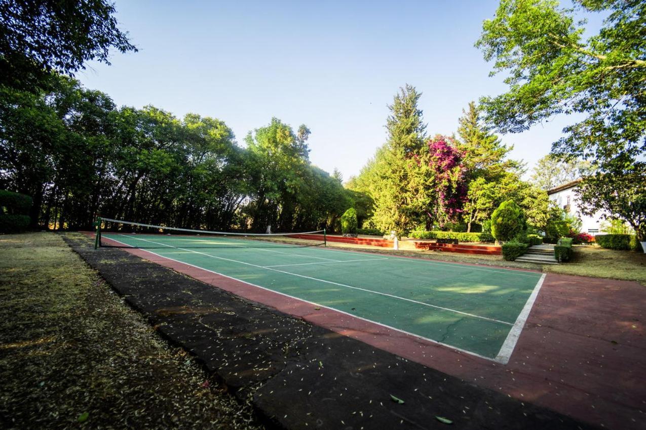 Best Western Plus Posada De Don Vasco Pátzcuaro Dış mekan fotoğraf Tennis courts at the University of Nottingham